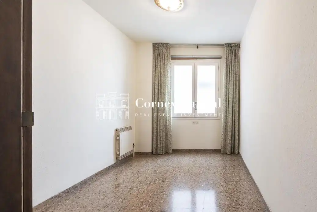 Habitación de Piso en venta en Barcelona con Calefacción y Terraza