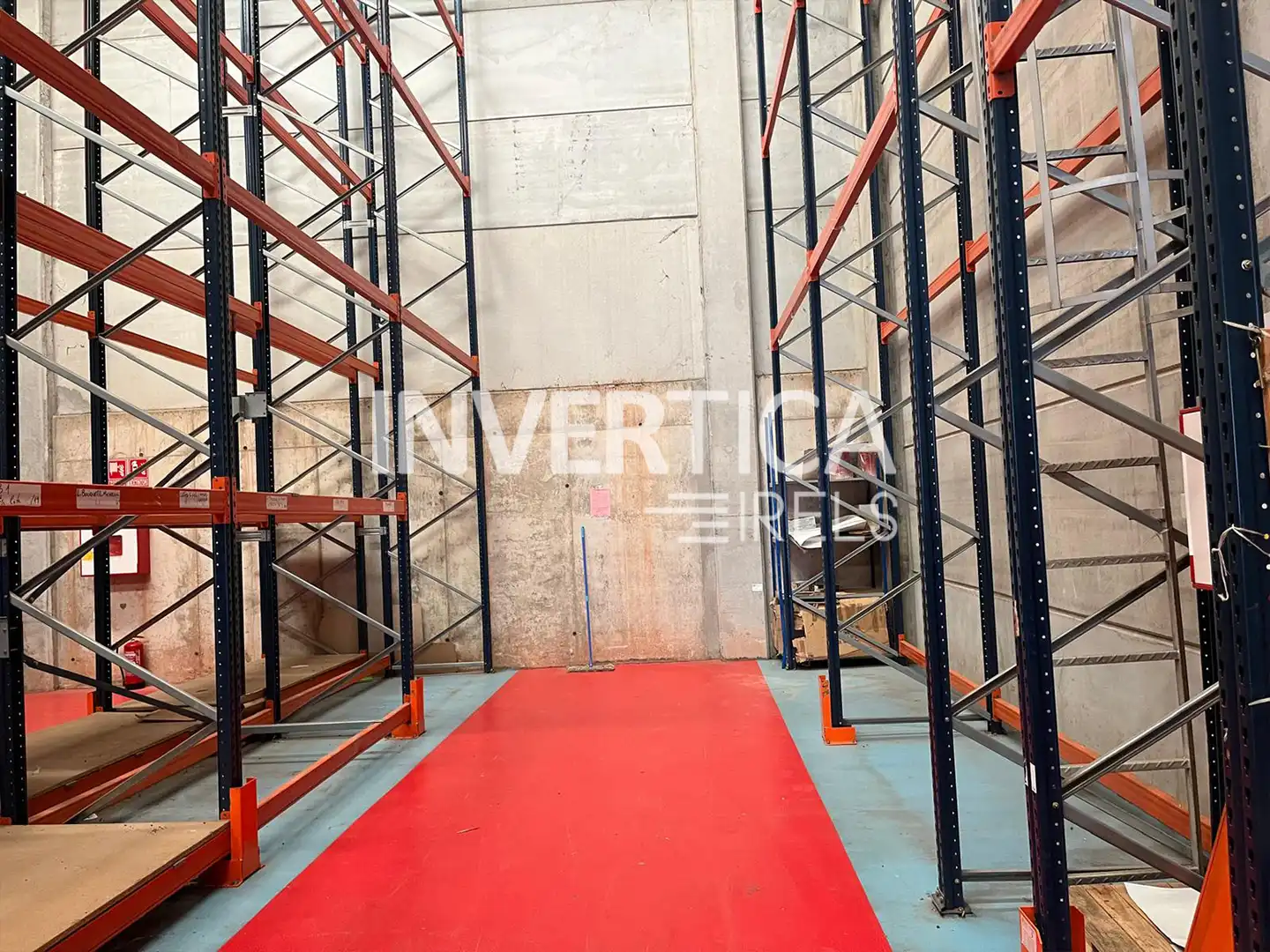 Nave industrial en venta en Cervelló con Calefacción y Alarma