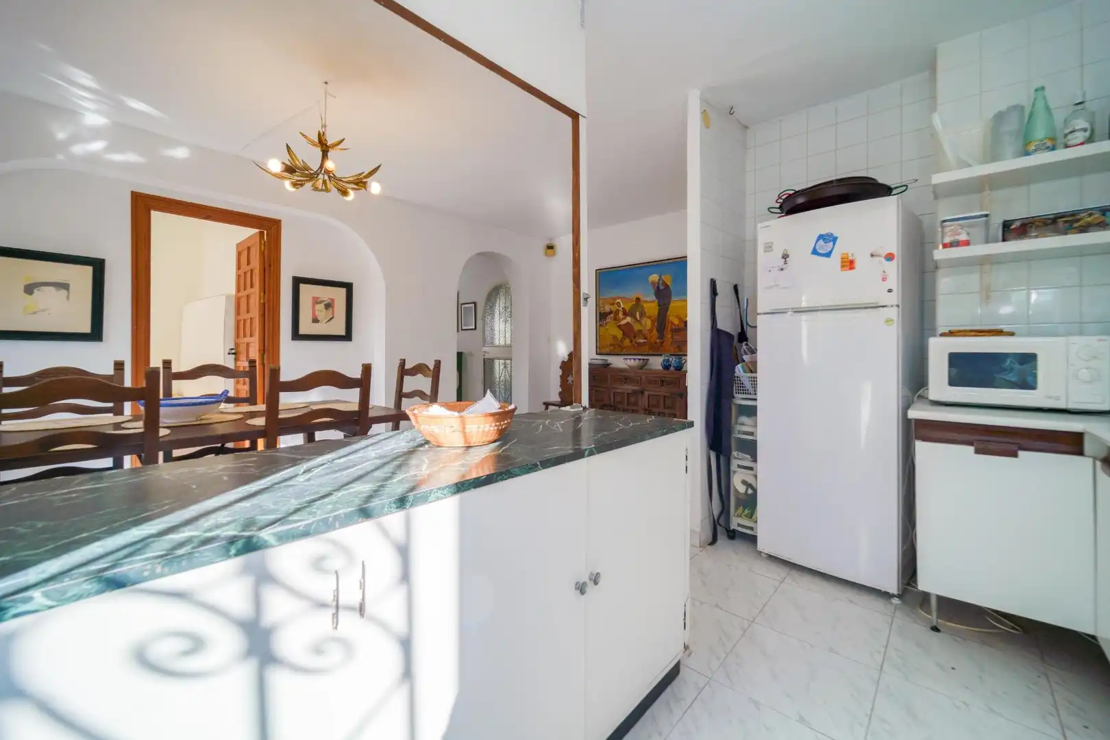 Cuina de Casa o xalet en venda en Marbella amb Aire condicionat, Calefacció i Alarma