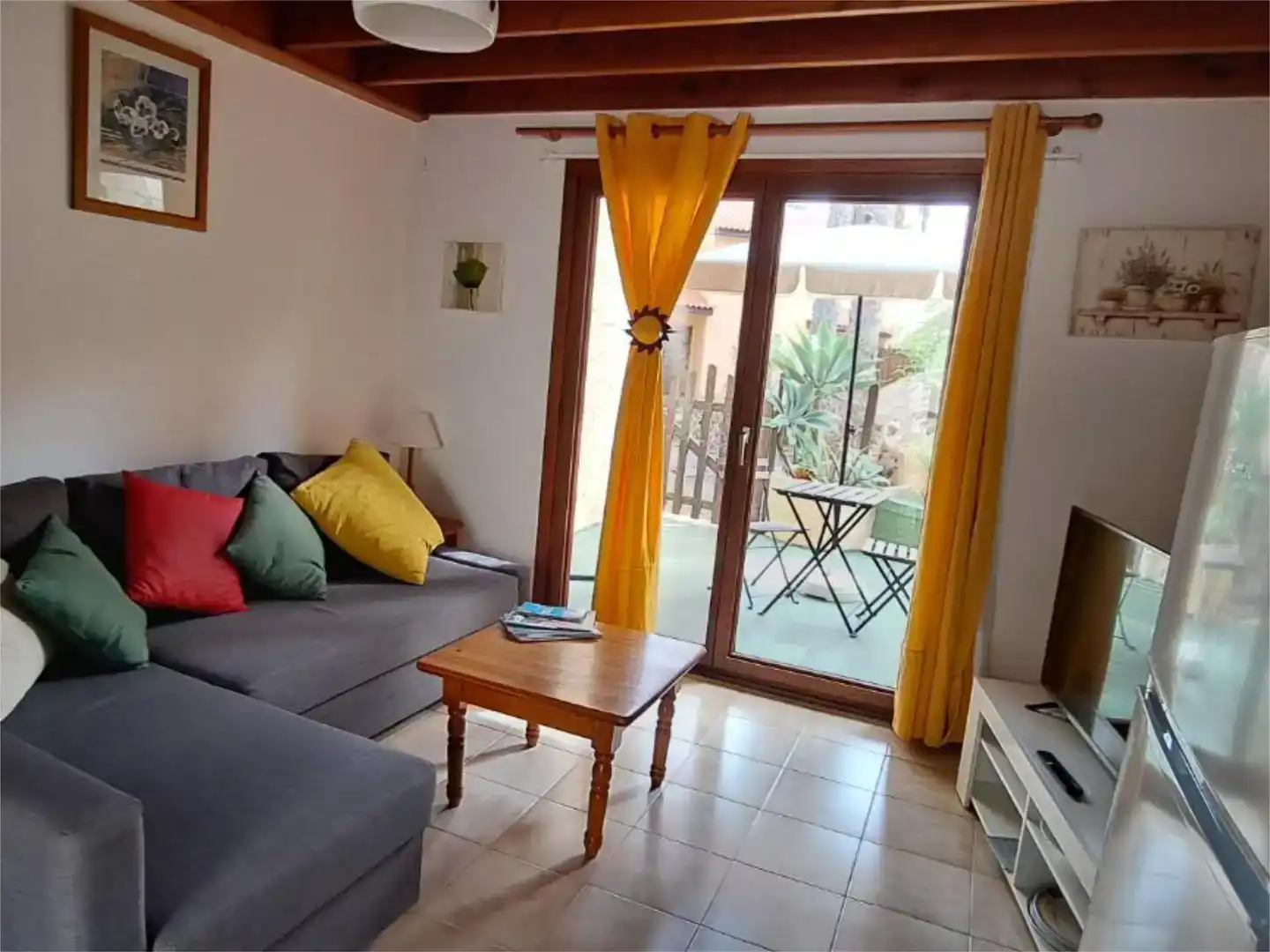Sala de estar de Casa adosada en venta en La Oliva con Piscina y Amueblado