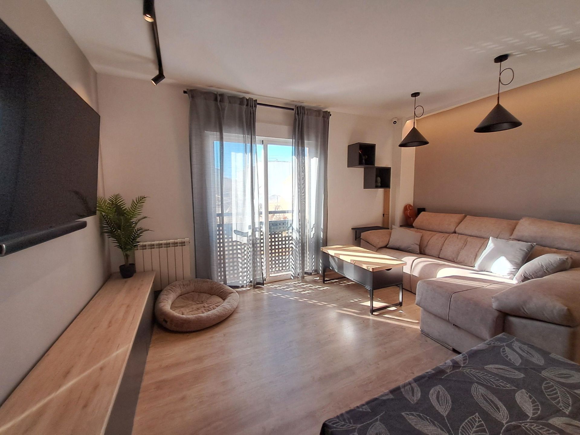 Sala de estar de Piso en venta en Móra la Nova con Aire acondicionado, Calefacción y Parquet