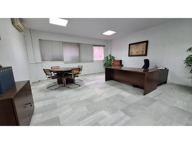 Local comercial en Venta en Calle Paraíso en Parque Avenida