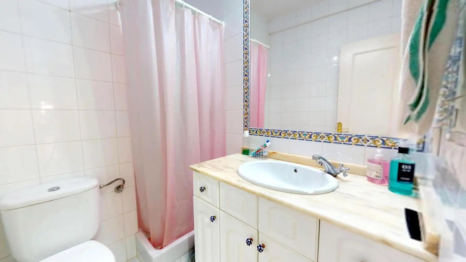 Bany de Pis en venda en Córdoba amb Aire condicionat i Balcó