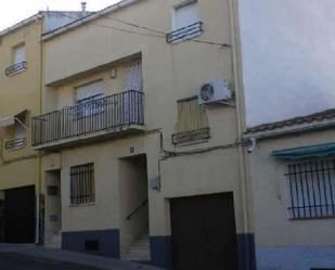 Vista exterior de Casa o xalet en venda en Aliseda amb Jardí privat