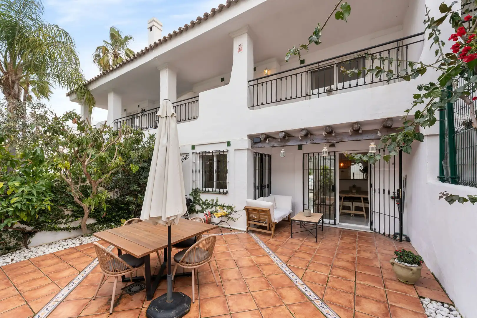 Jardí de Casa adosada en venda en Marbella amb Terrassa, Piscina i Piscina comunitària