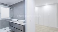 Bany de Apartament en venda en  Madrid Capital amb Aire condicionat, Calefacció i Terrassa