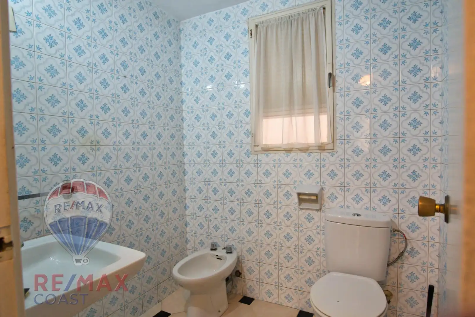 Baño de Piso en venta en Málaga con Terraza y Alarma