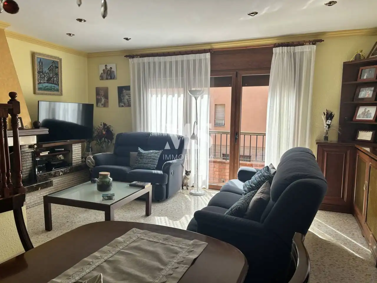 Sala d'estar de Casa adosada en venda en Vic amb Aire condicionat, Calefacció i Jardí privat