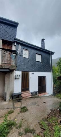 Casa-chalet en Venta en Benuza