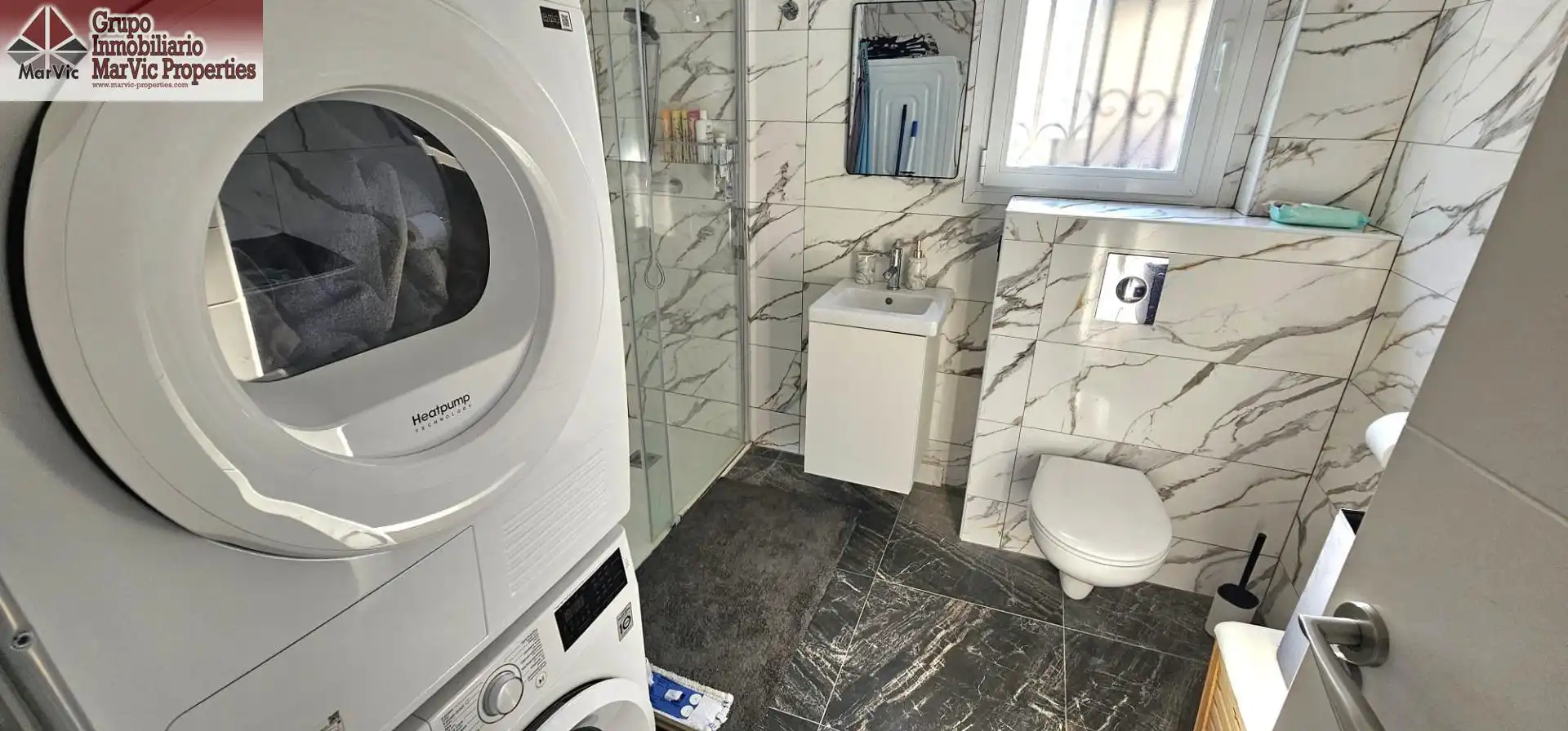 Bany de Casa o xalet en venda en La Nucia amb Aire condicionat, Jardí privat i Terrassa