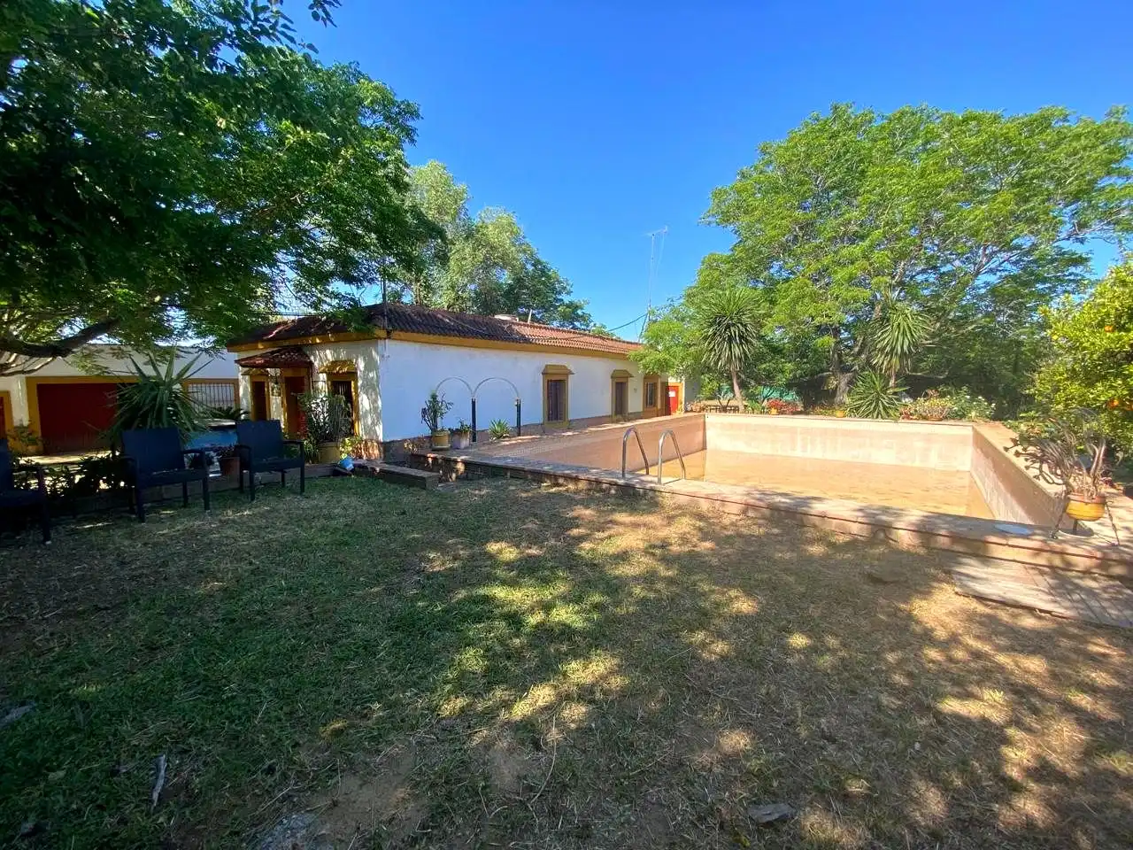 Jardí de Casa o xalet en venda en Alcalá de Guadaira amb Jardí privat, Terrassa i Piscina