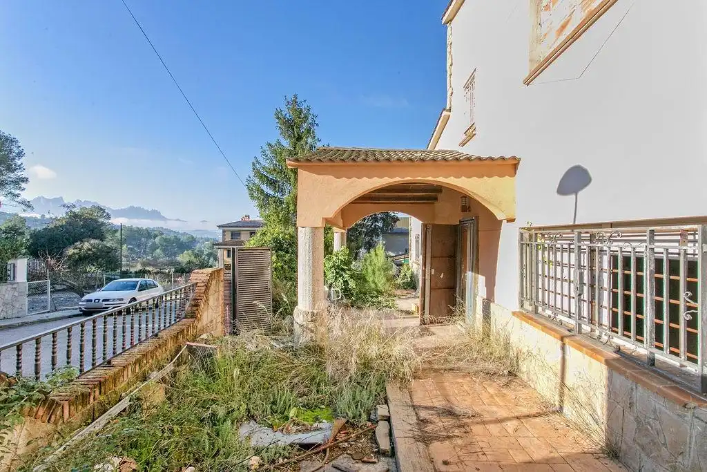 Vista exterior de Casa o xalet en venda en El Pont de Vilomara i Rocafort amb Terrassa i Balcó