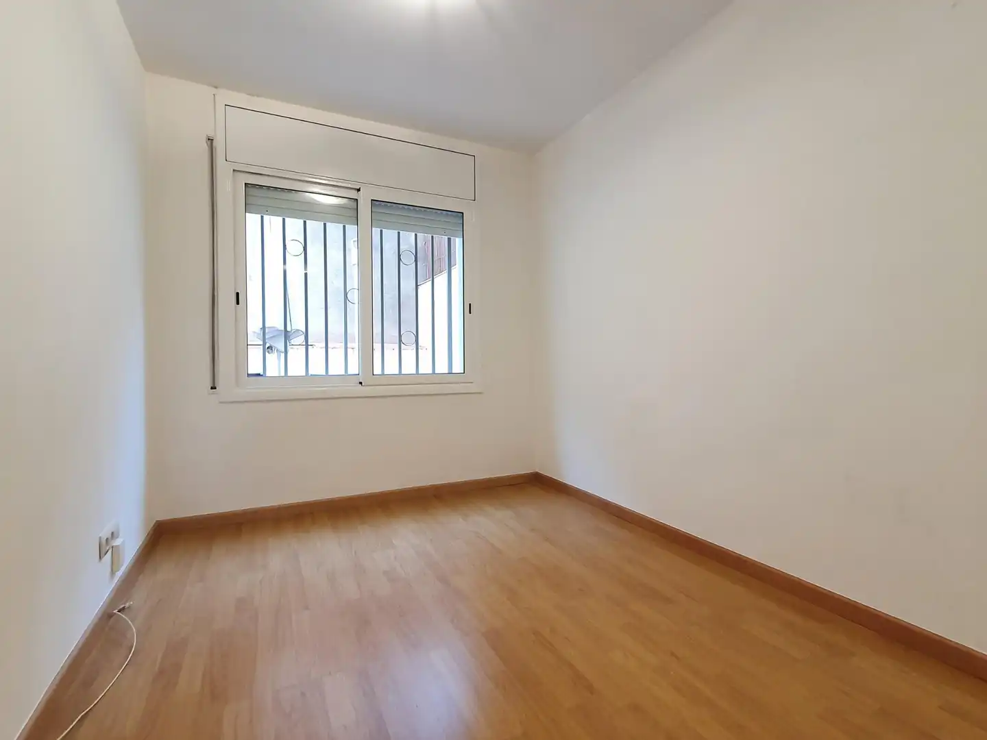 Schlafzimmer von Wohnung zur Miete in Barcelona mit Parkett, Terrasse und Ofen