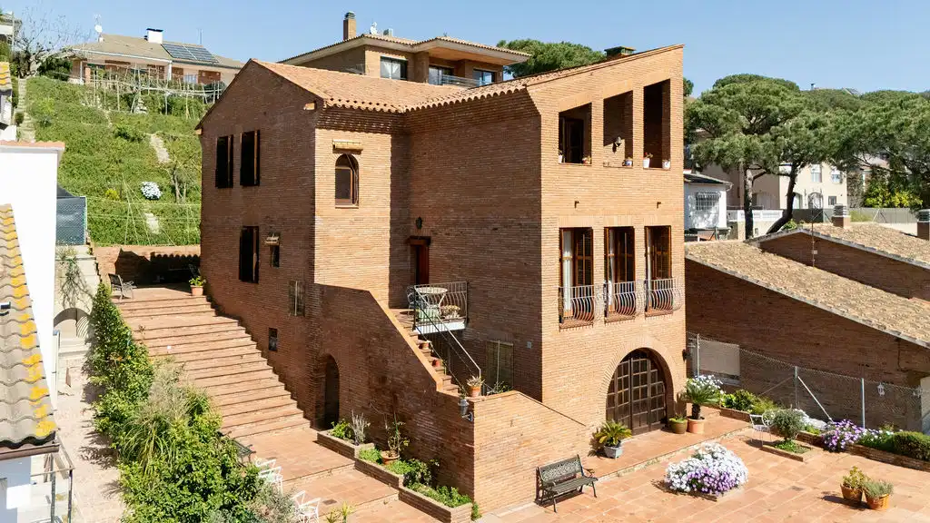 Casa amb terrassa en venda a Sant Fost de Campsentelles