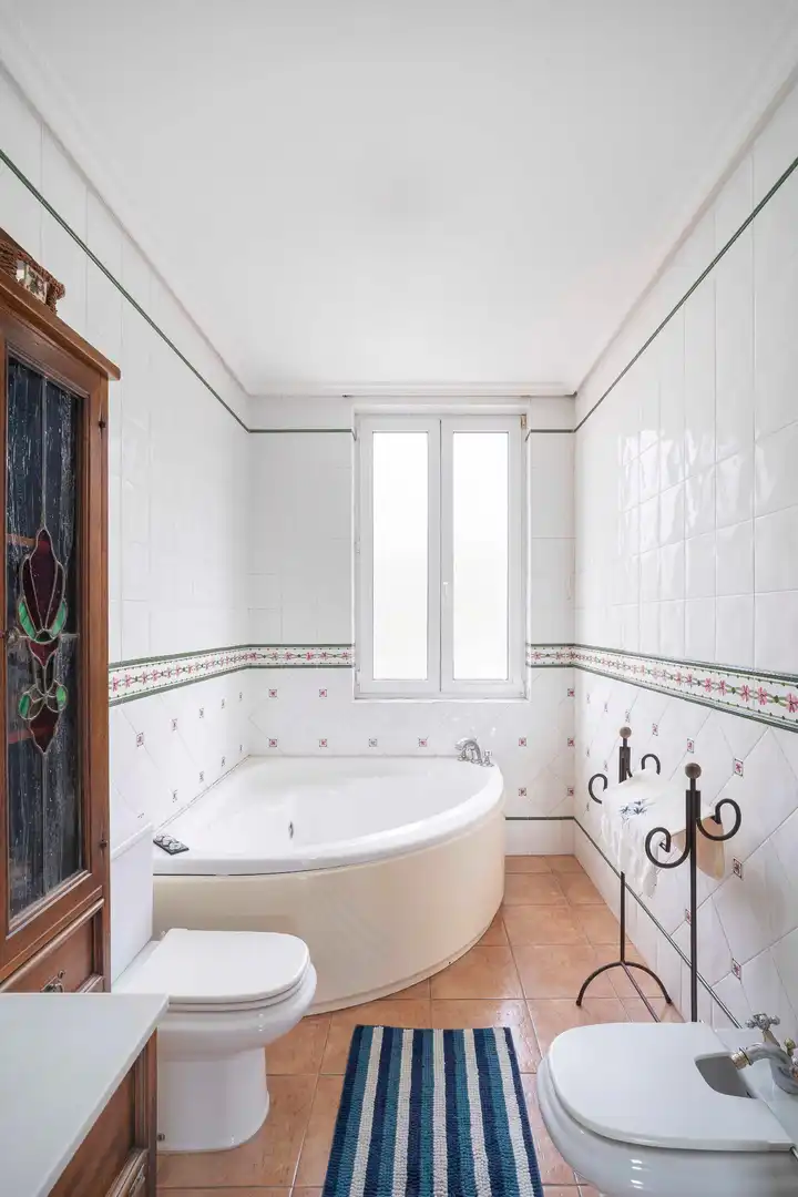 Baño de Casa o chalet en venta en A Coruña Capital  con Calefacción, Jardín privado y Parquet