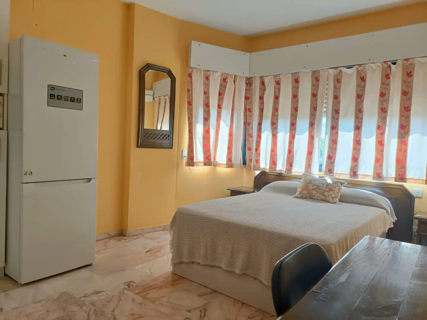 Schlafzimmer von Wohnung zur Miete in Sevilla mit Klimaanlage, Heizung und Möbliert