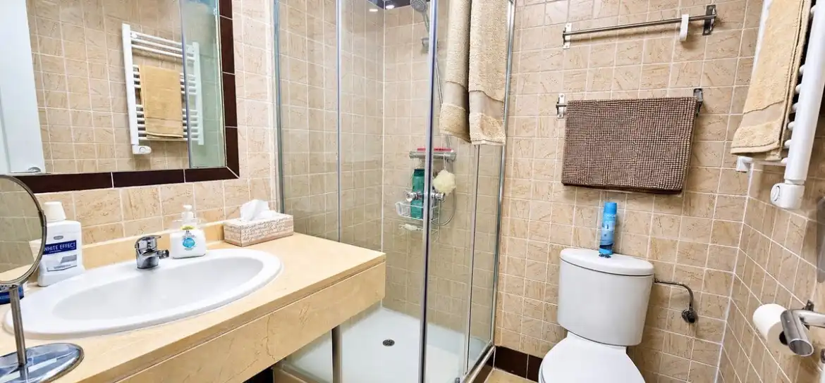 Baño de Piso en venta en Manilva con Aire acondicionado, Terraza y Trastero