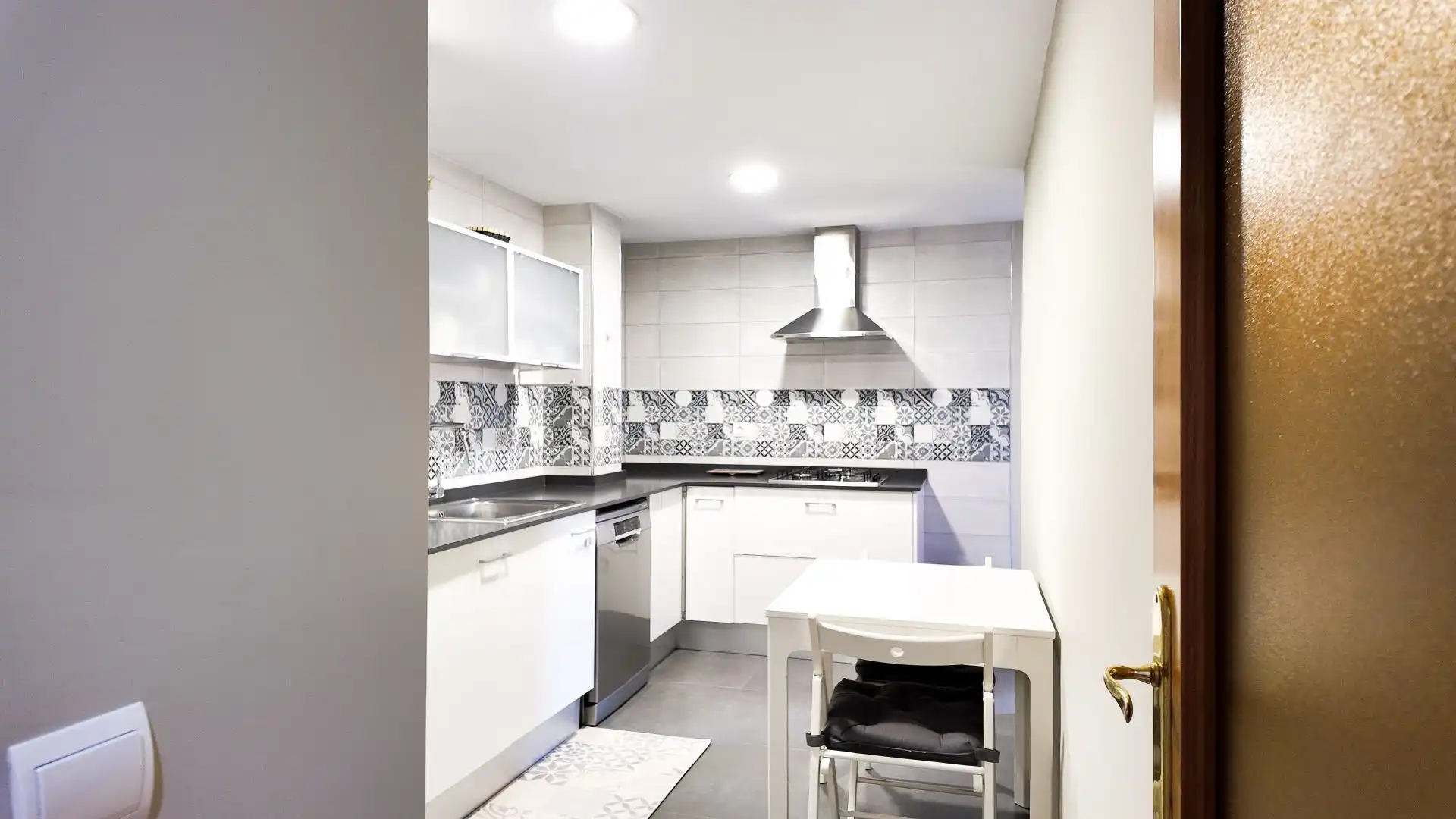 Cuina de Apartament de lloguer en Valencia amb Aire condicionat, Calefacció i Terrassa