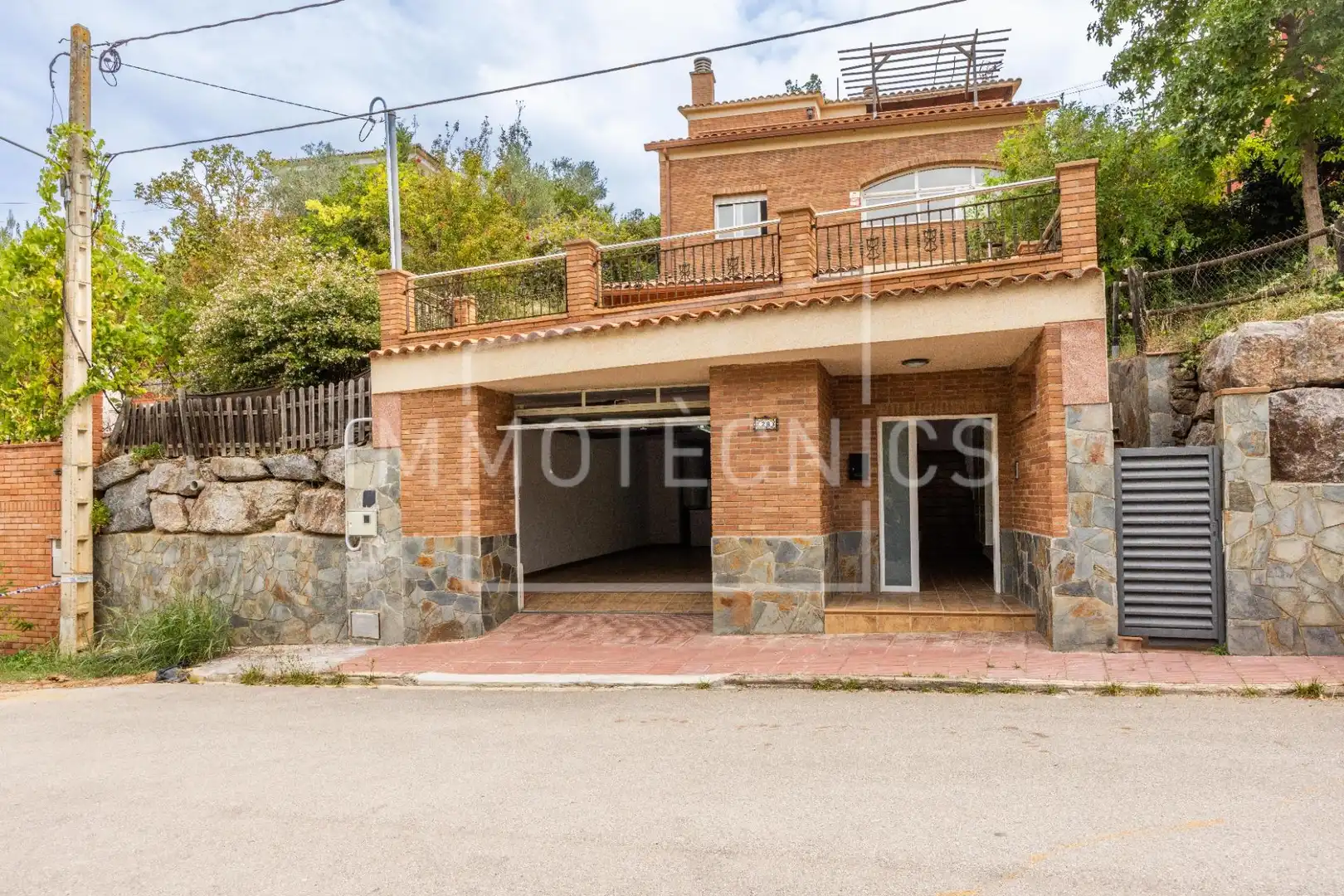 House with terrace for sale in Avenida Avinguda Ca l'Esmandía