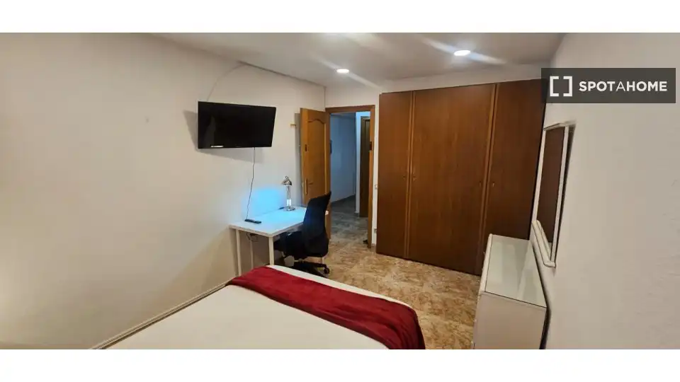 Bedroom of Flat for rent in Madrid  with Air Conditioner, Heating and Furnished