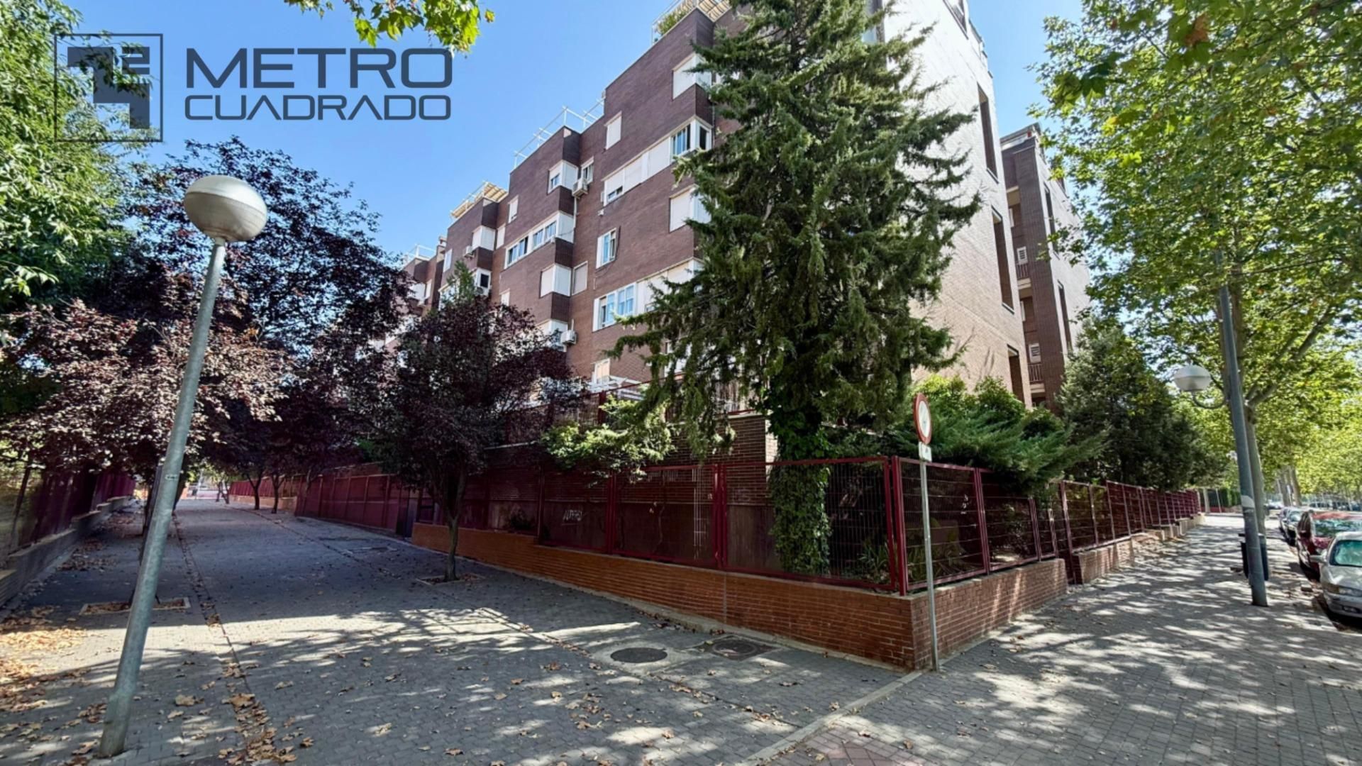 Vista exterior de Dúplex en venda en Fuenlabrada amb Aire condicionat, Calefacció i Traster