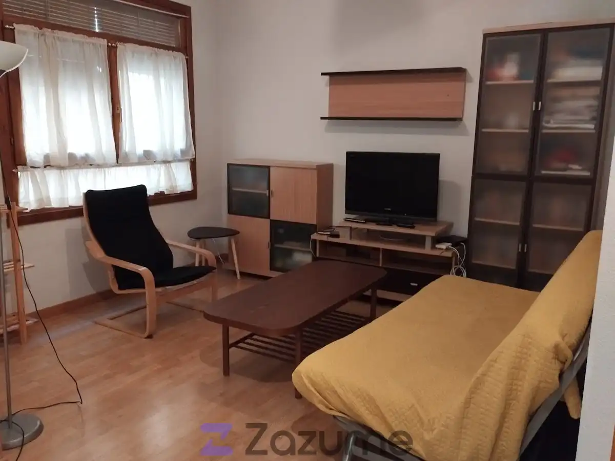Flat for rent in C. Sta. Clara, Casco Histórico