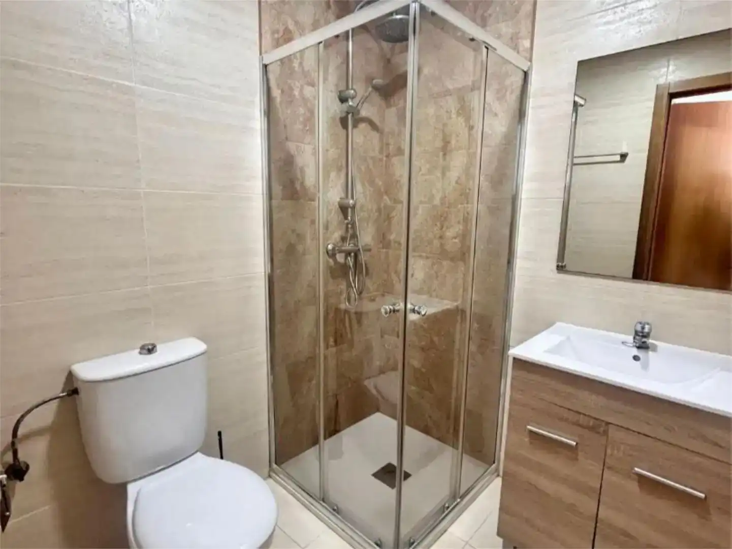 Baño de Piso en venta en Barbate con Aire acondicionado, Piscina y Balcón
