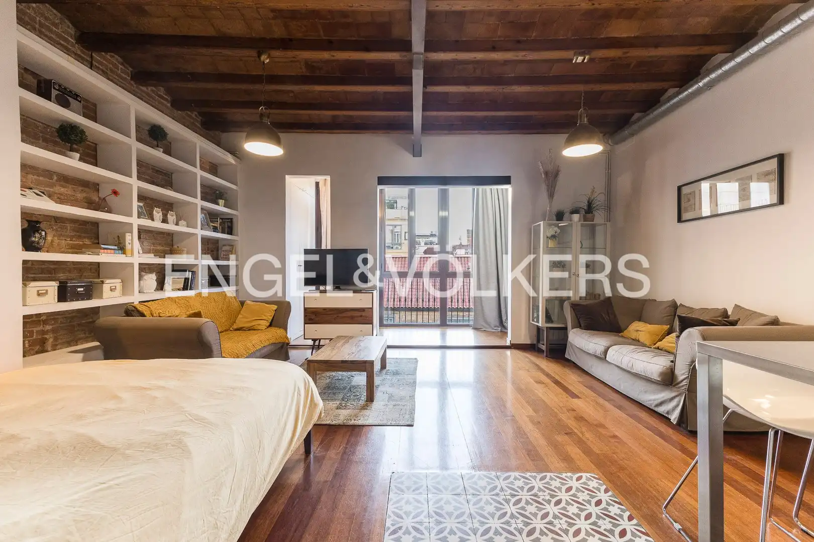 Außenansicht von Wohnung zur Miete in Barcelona mit Klimaanlage, Heizung und Parkett