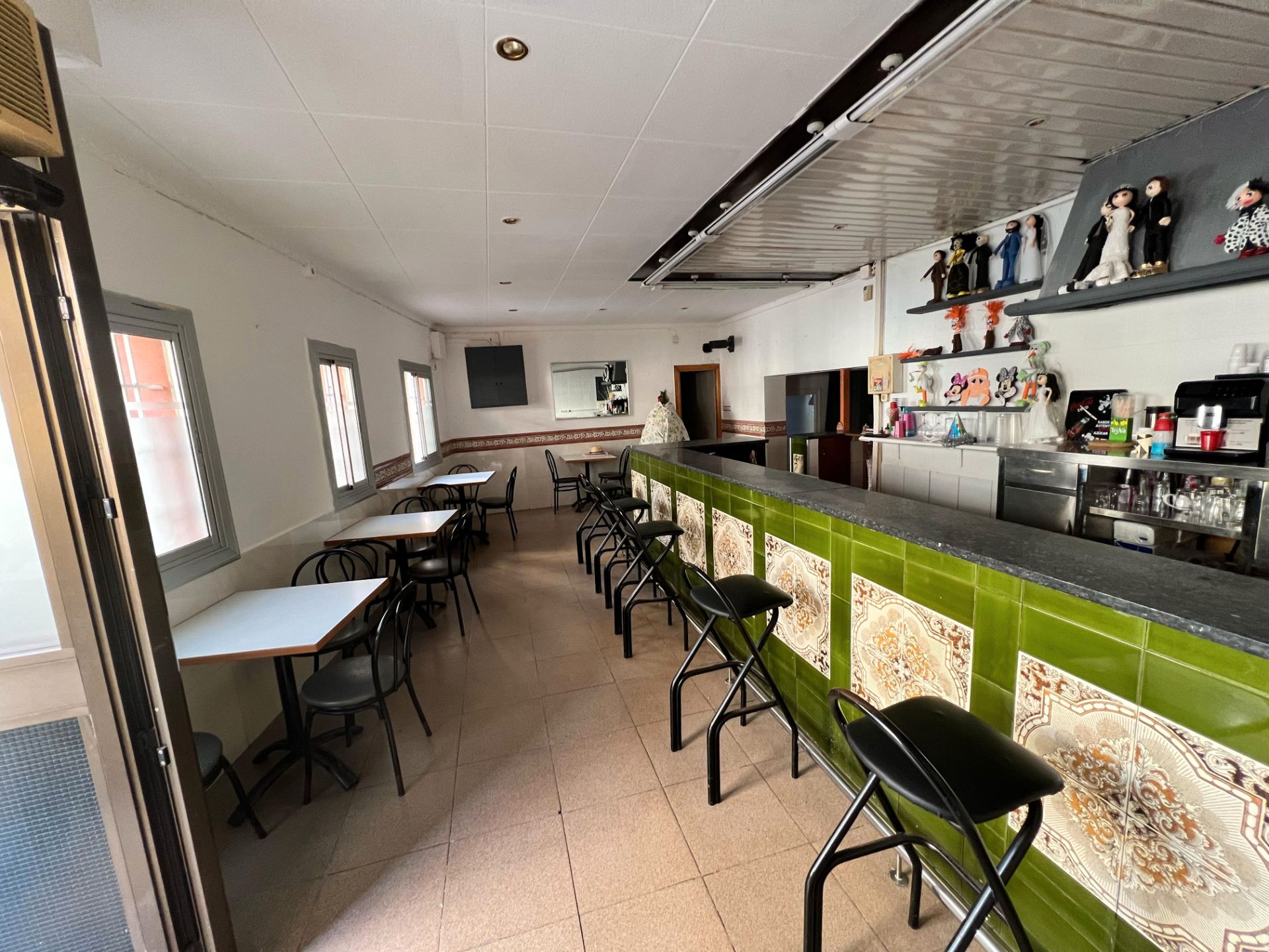 Local en venta en Sant Boi de Llobregat con Amueblado