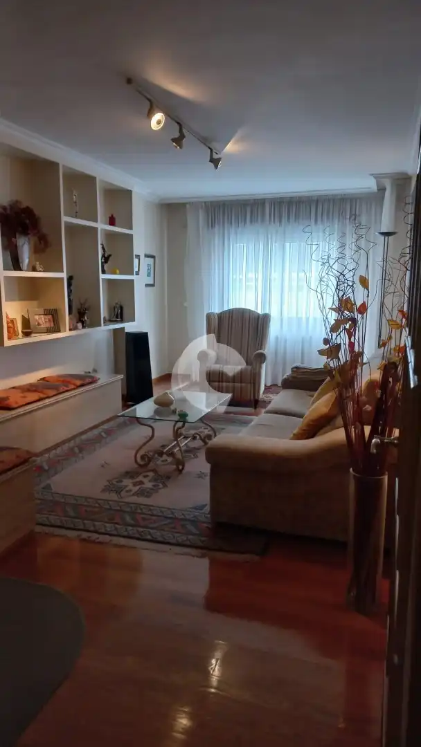 Sala d'estar de Pis de lloguer en Vigo  amb Traster i Moblat