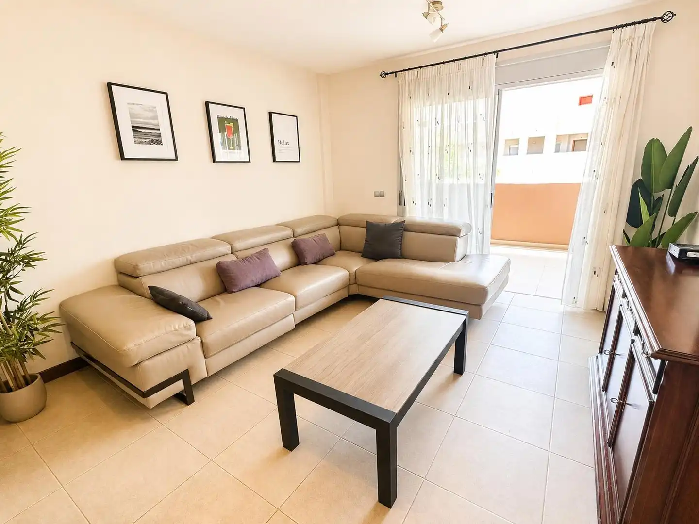 Wohnzimmer von Wohnungen zur Miete in Adeje mit Privatgarten, Terrasse und Gemeinschaftspool