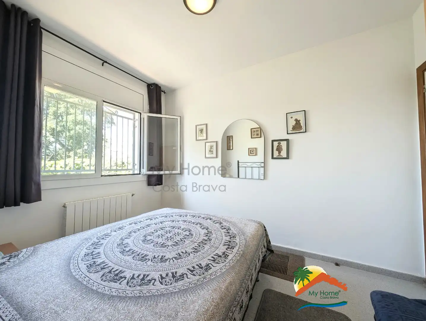Schlafzimmer von Haus oder Chalet zum Verkauf in Lloret de Mar mit Heizung, Privatgarten und Terrasse