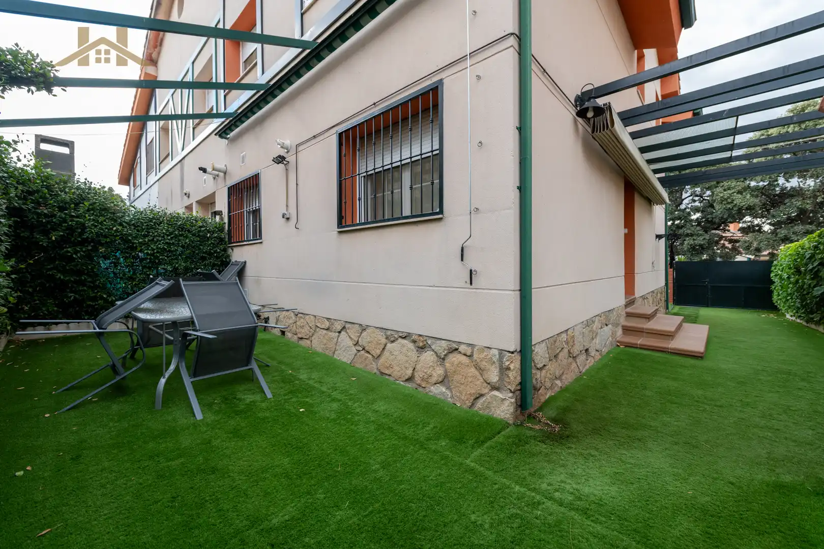 Terraza de Casa adosada en venta en Miraflores de la Sierra con Trastero, Amueblado y Horno