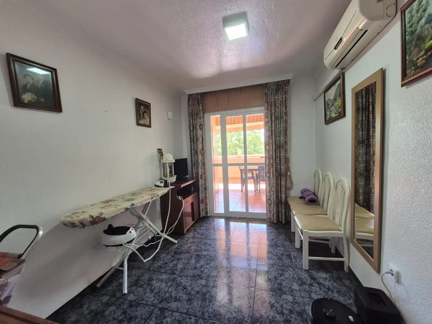 Sala de estar de Piso en venta en El Ejido con Aire acondicionado, Terraza y Amueblado