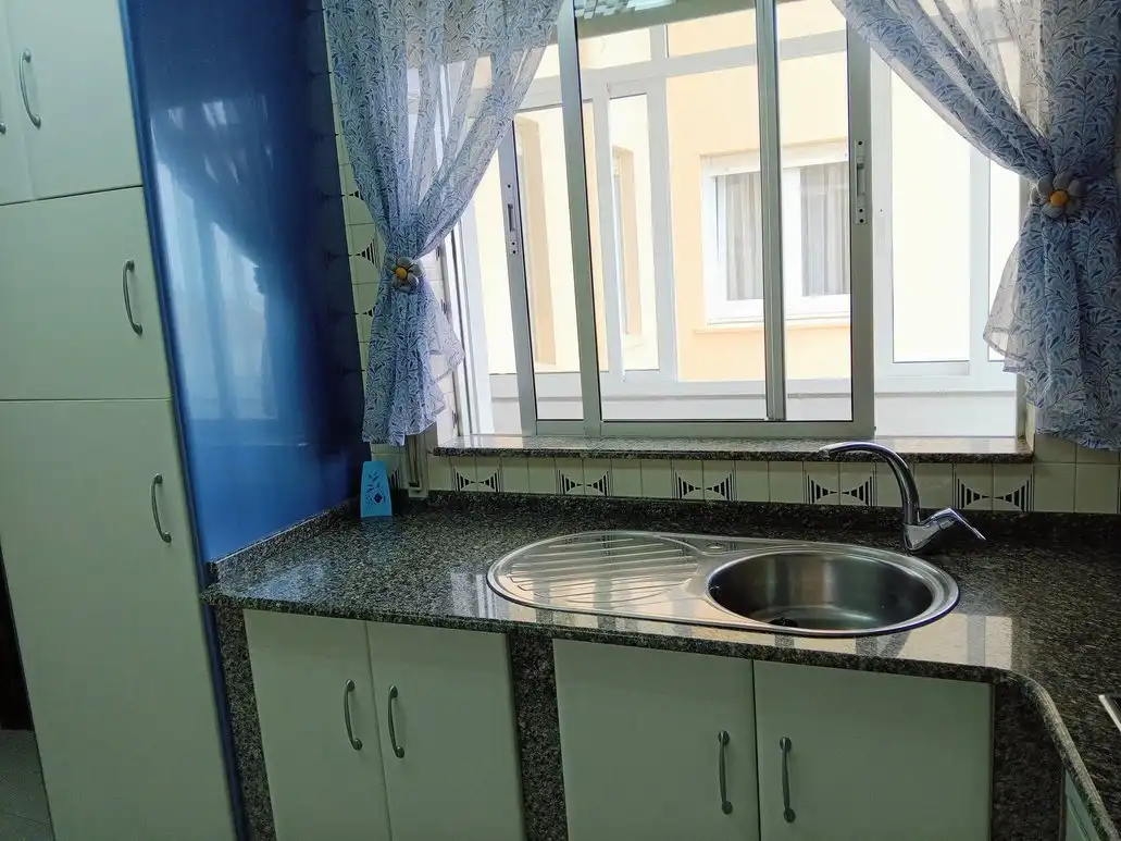 Cuina de Pis en venda en Foz amb Calefacció, Traster i Moblat