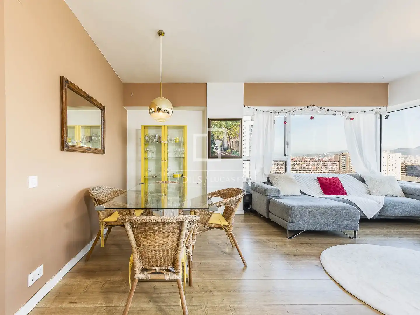 Wohnzimmer von Wohnung zum Verkauf in Barcelona mit Klimaanlage, Heizung und Privatgarten