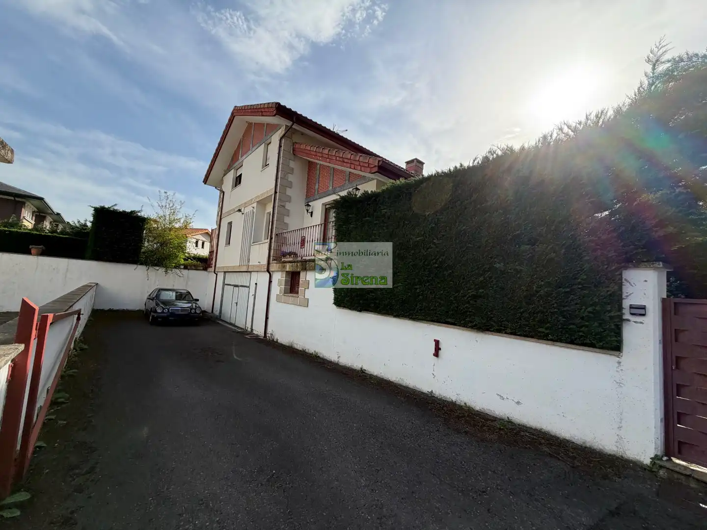 Vista exterior de Casa o chalet en venta en Castro-Urdiales con Calefacción, Jardín privado y Terraza