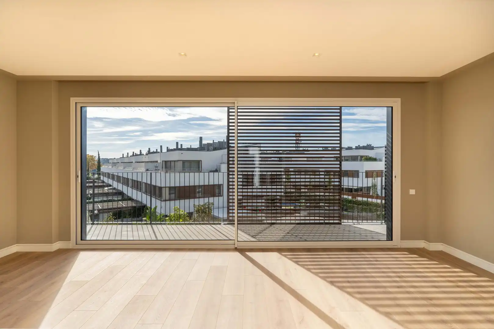 Appartamento con piscina in affitto a RDA. JEAN MONNET 230-238, SABADELL 230-