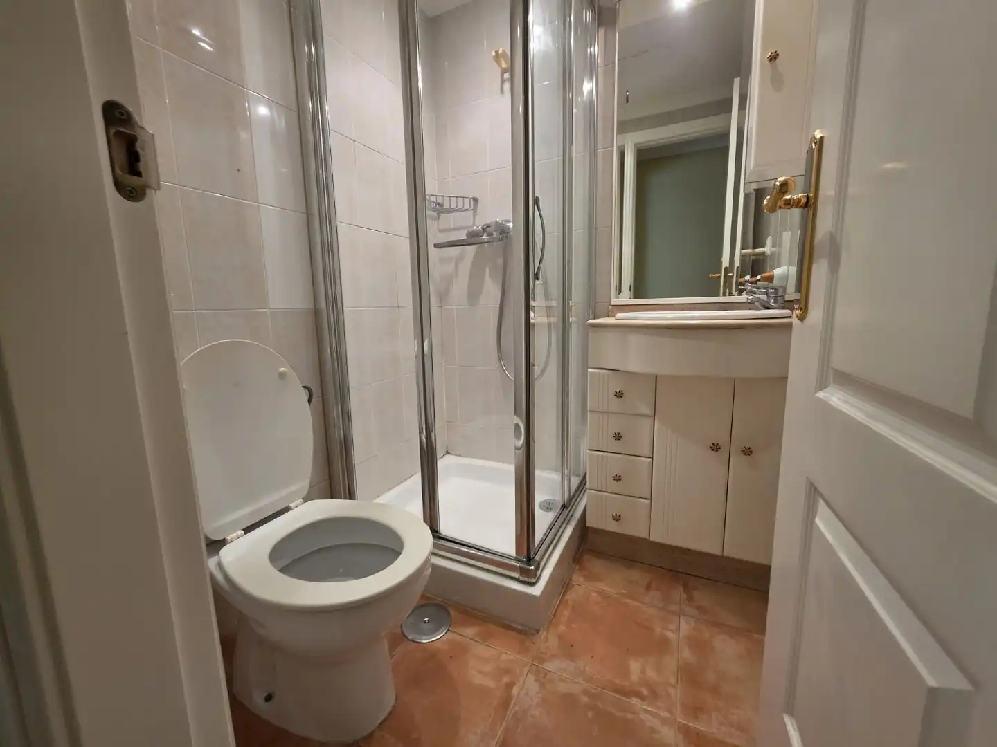 Baño de Piso de alquiler en A Coruña Capital  con Calefacción