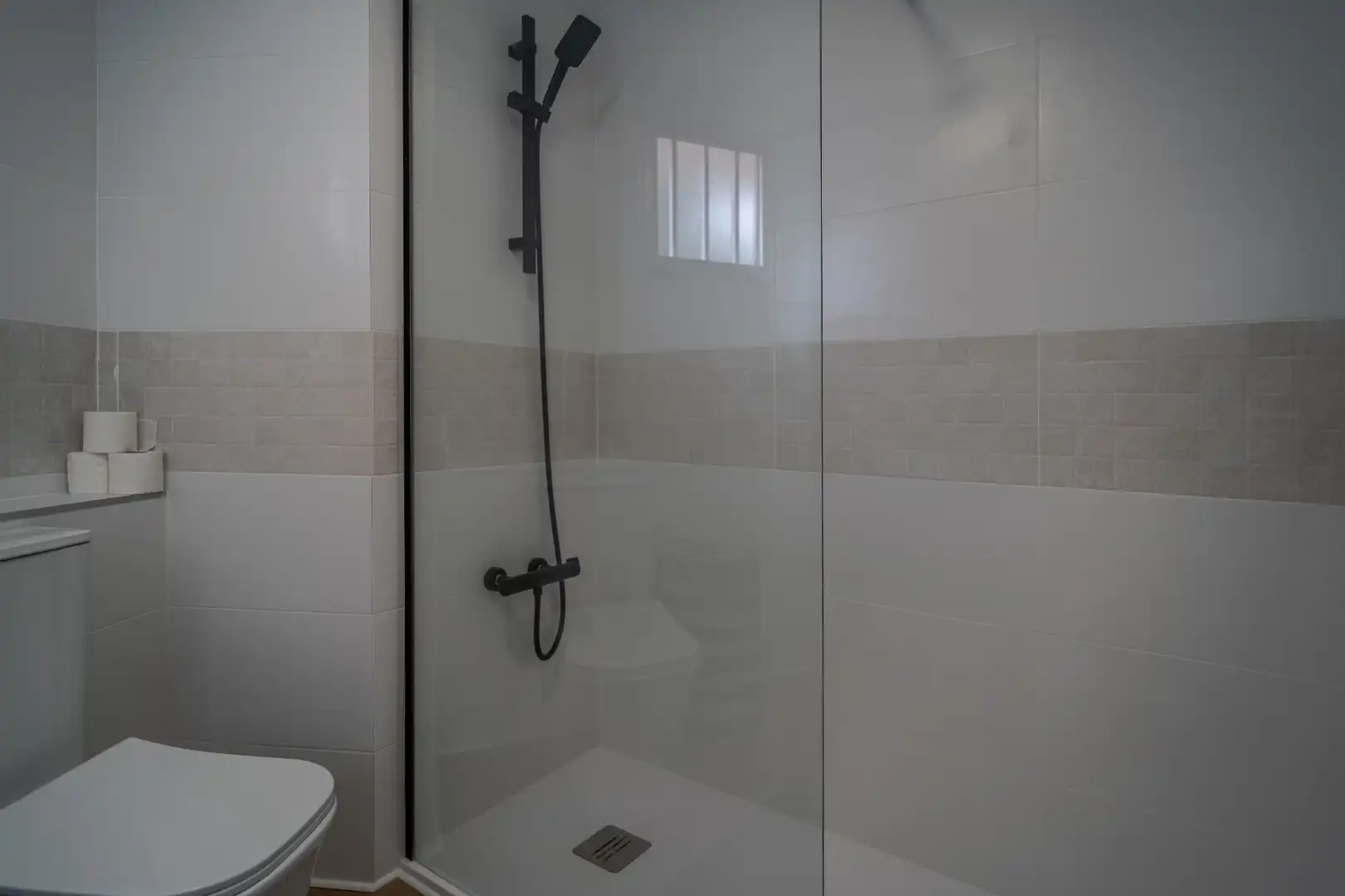 Baño de Piso en venta en Orihuela con Aire acondicionado, Calefacción y Terraza