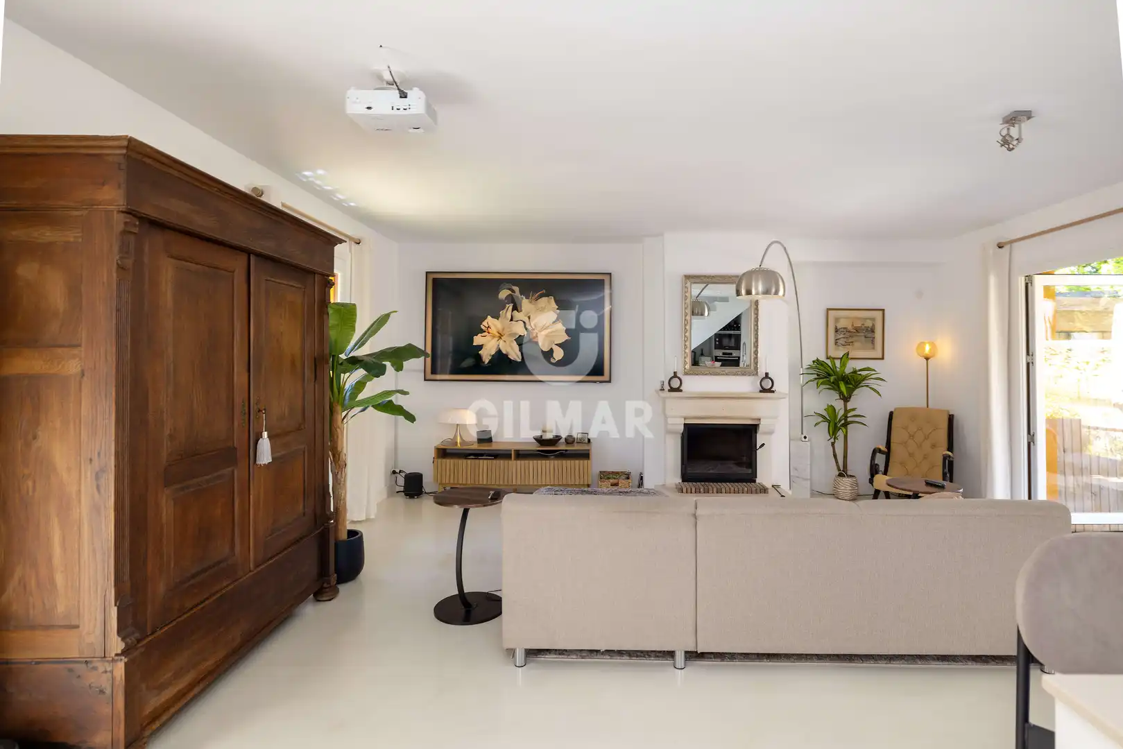Sala de estar de Casa adosada en venta en Marbella con Calefacción, Piscina y Amueblado