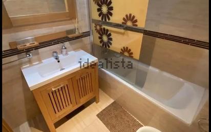 Bathroom of Flat for sale in Camarena  with Heating, Storage room and Furnished