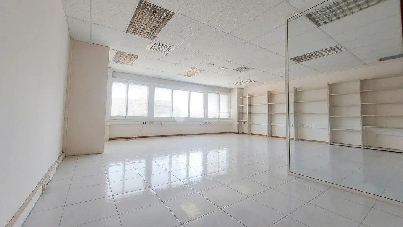 Office for rent in Zaragoza  with Air Conditioner