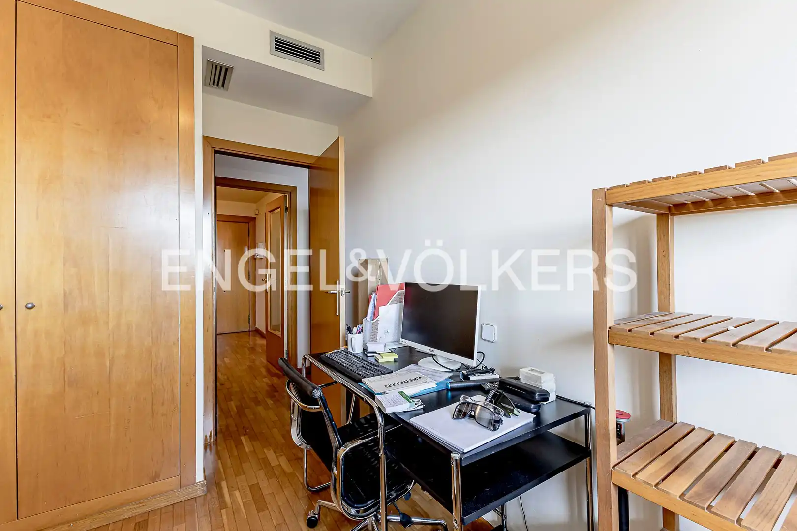 Flat with terrace to rent in El Centre, imagen 32