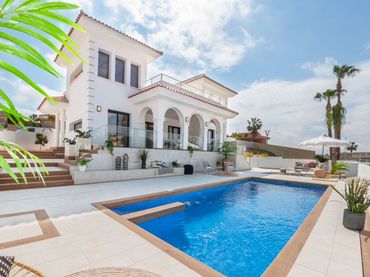 Villa mit Balkon zum Verkauf in Ciudad Quesada