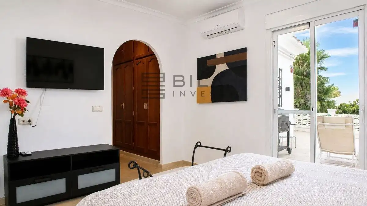 Chalet con piscina en venta en Las Chapas, imagen 8
