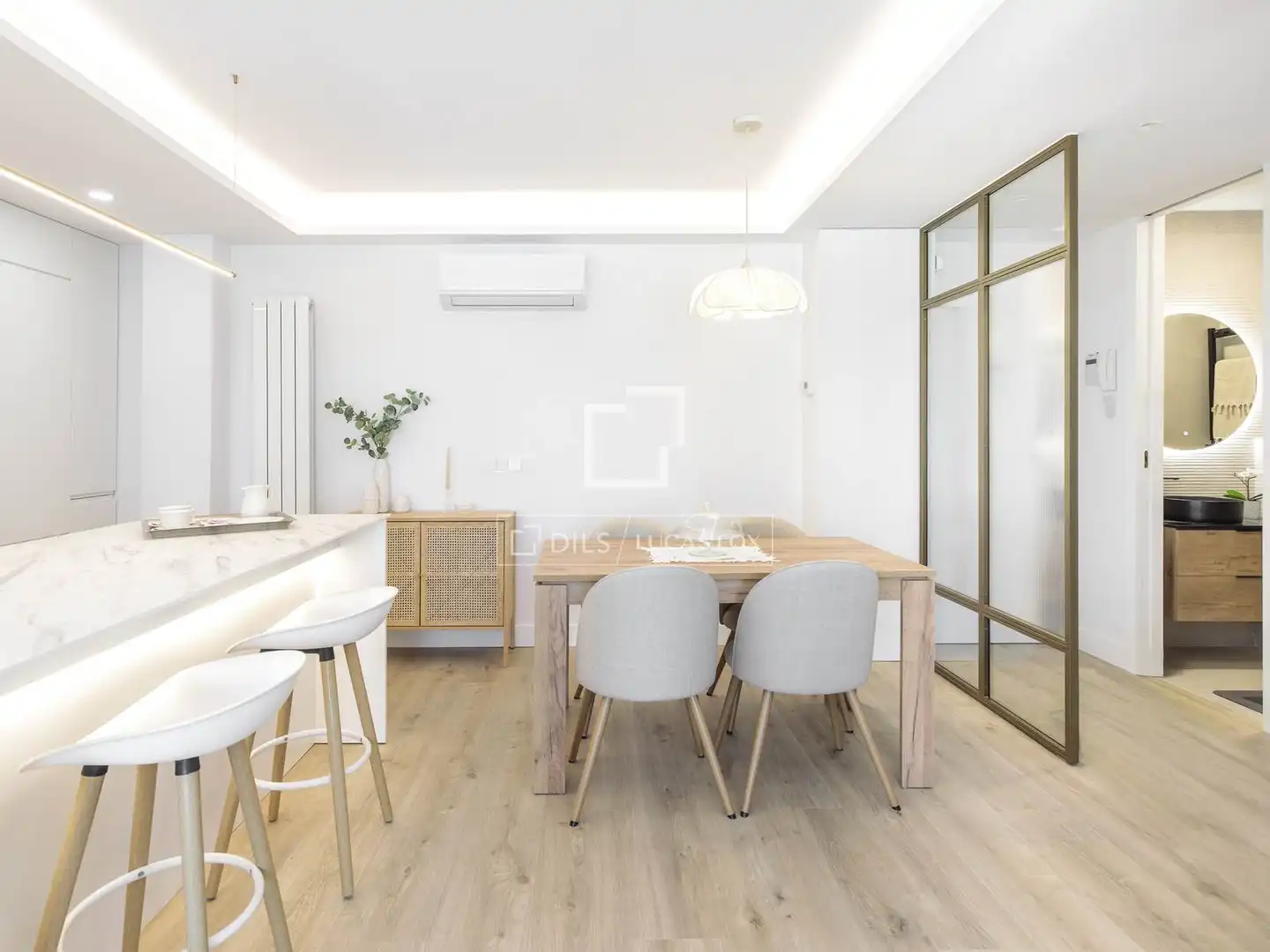 Dining room of Flat for rent in Madrid  with Air Conditioner and Furnished