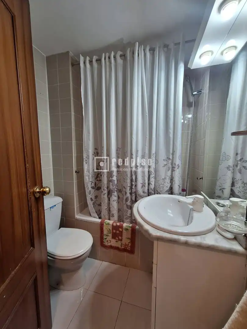 Bany de Pis en venda en Madrid amb Calefacció, Terrassa i Moblat