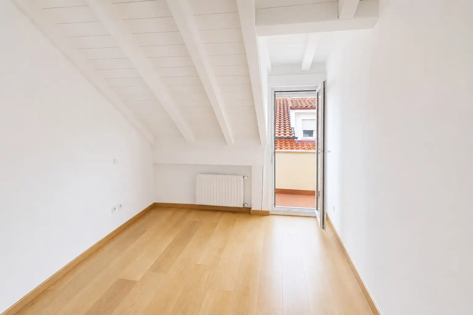Terrassa de Casa adosada en venda en Torrelavega  amb Calefacció, Jardí privat i Balcó