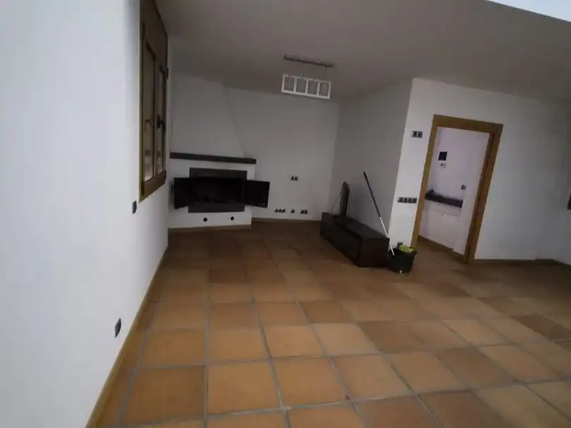 Detached house with garden for sale in Carrer Segrià 25, imagen 9